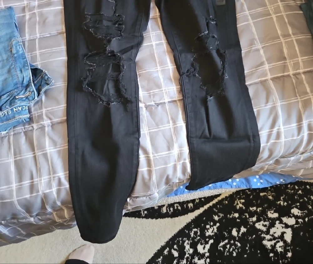 Women's Black Jeans - Picture 6 of 7